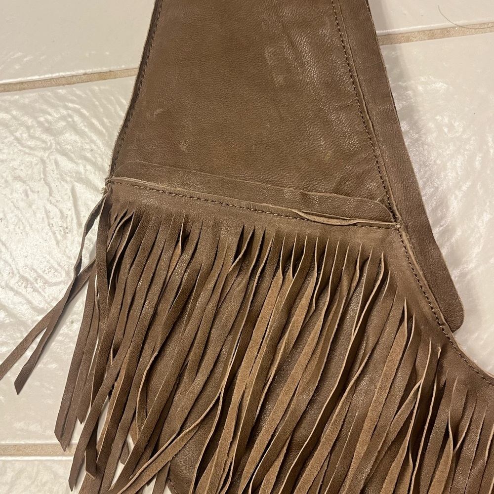 The Sash Bag Standard Size Women's Fringe Leather Sash Crossbody RFID Shiitake - Picture 3 of 13